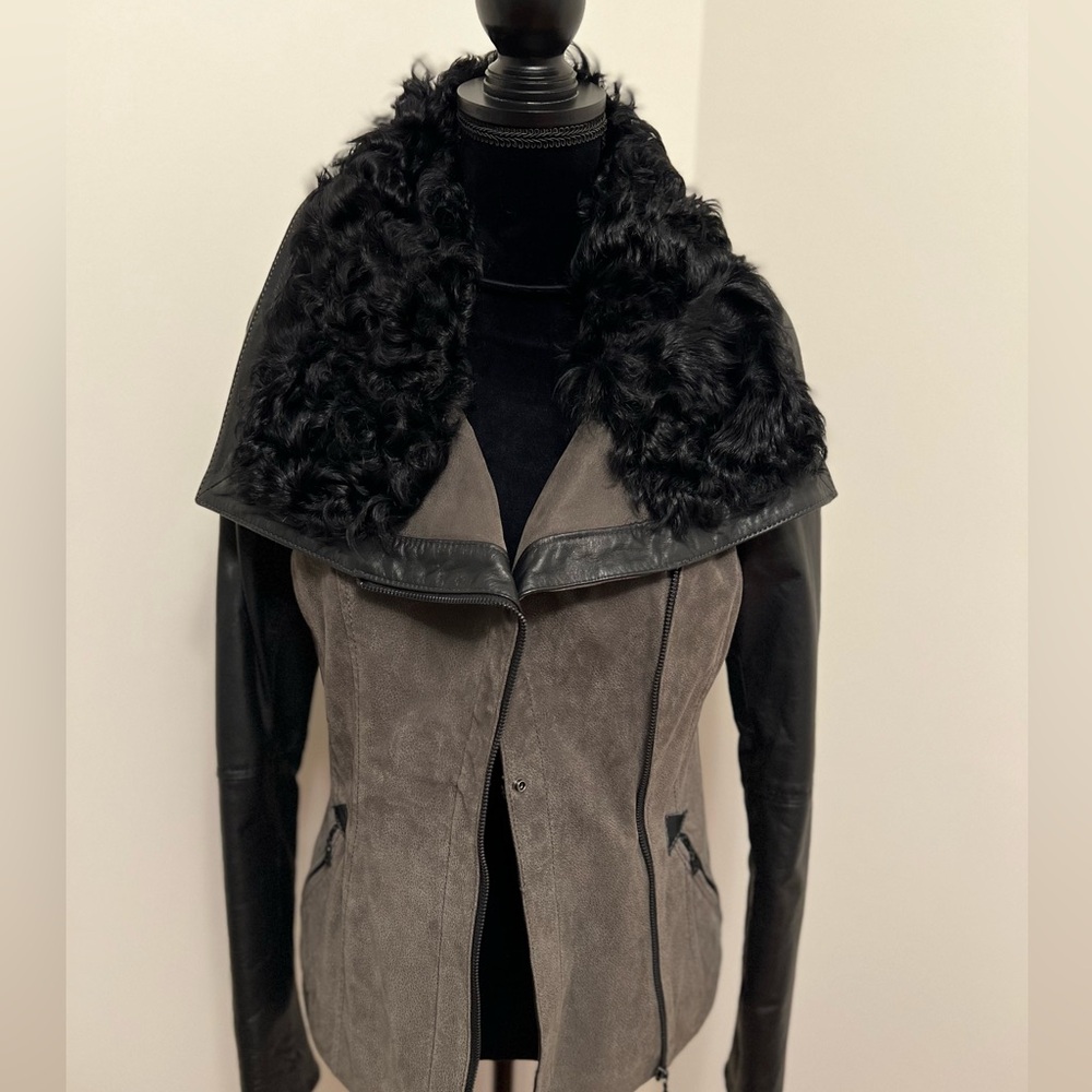 DANIER Mixed Media Leather Jacket with Lambfur collar
Sz 2XS UK 6/8 US 4 - Picture 4 of 14